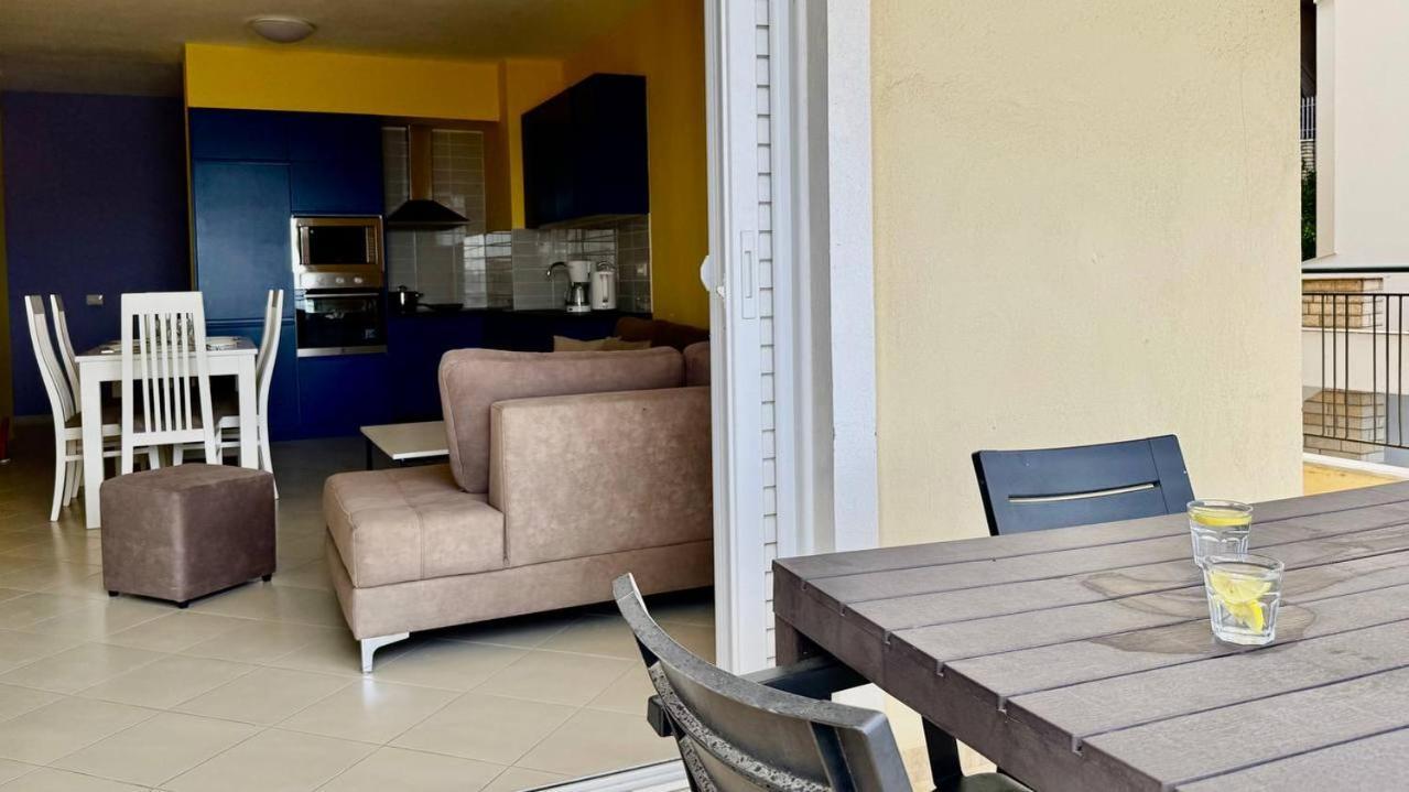 Colorful Sea View Apartment Sarandë Buitenkant foto