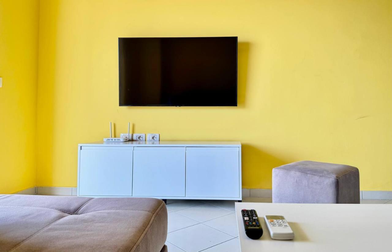 Colorful Sea View Apartment Sarandë Buitenkant foto
